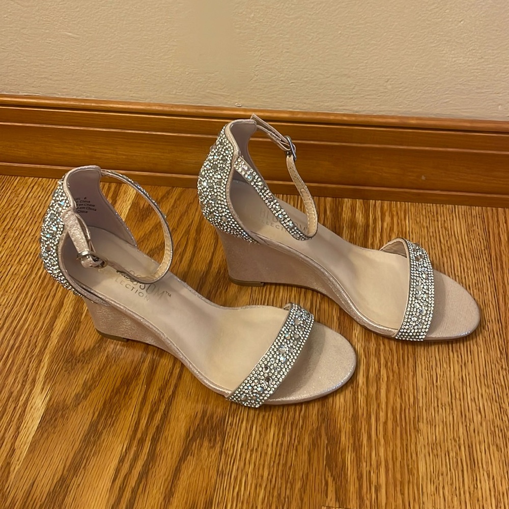 De Blossom Collection Raquel Blush Rhinestone Wedges